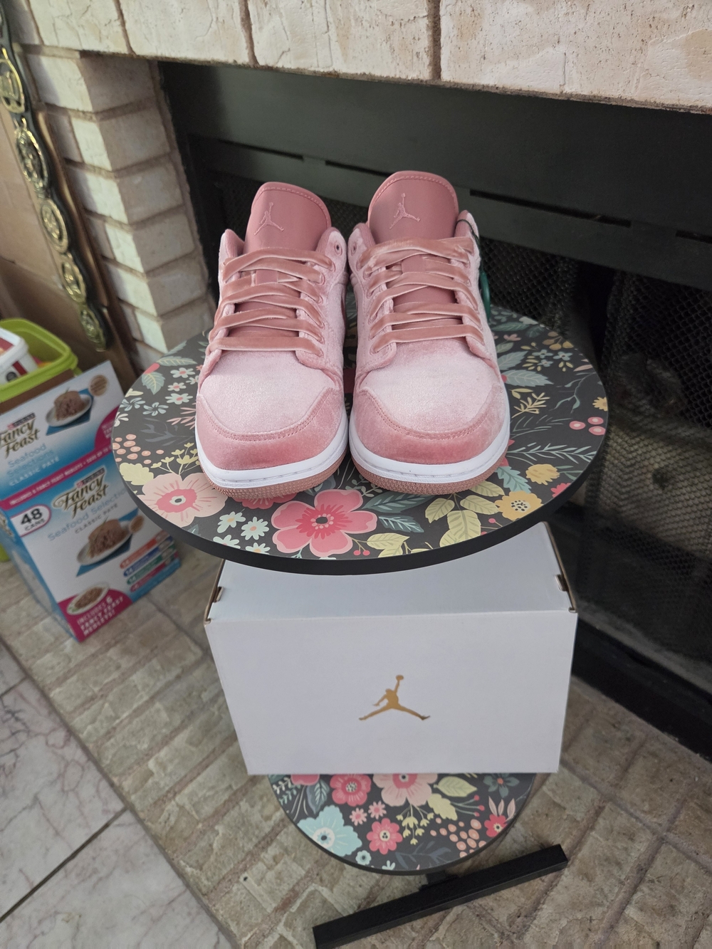 Brand New Air Jordan 1-low Pink Velvet - Picture 4 of 11
